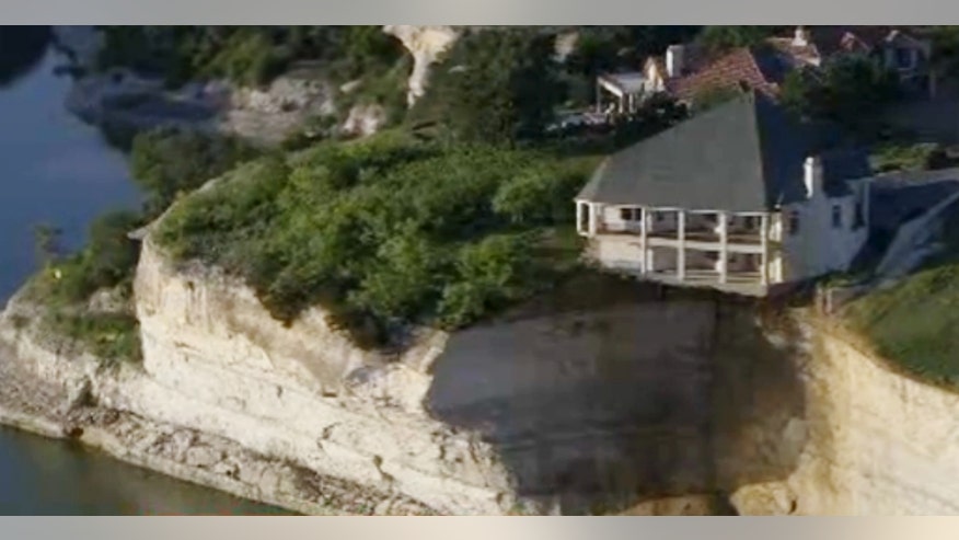 Texas House Cliff660.jpg